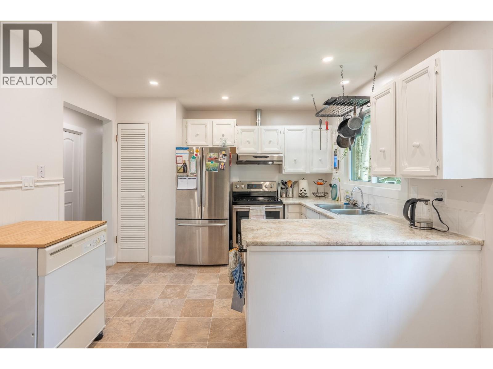 5754 TRENT DRIVE - 16