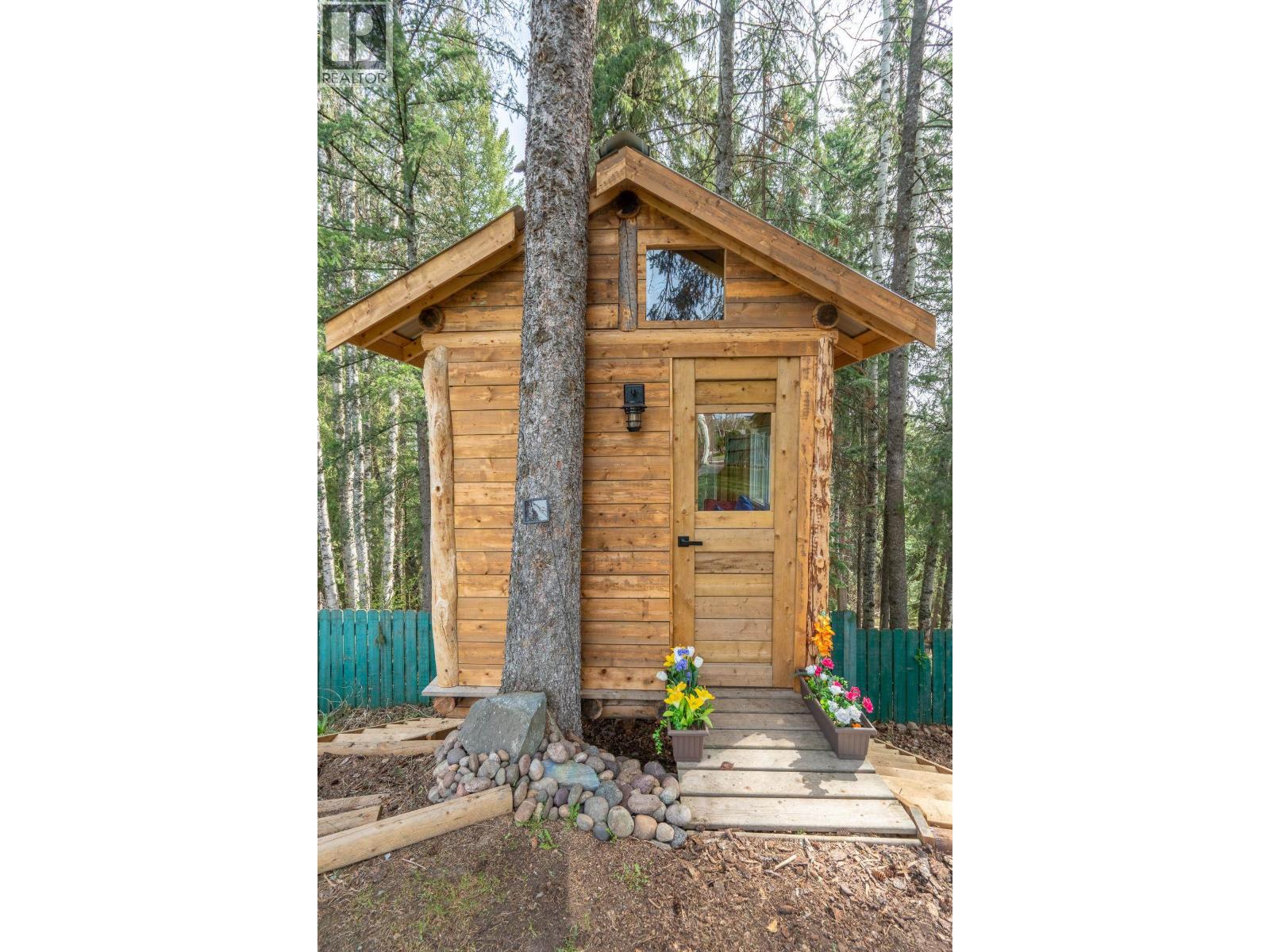Photo 9 of 32 — 5754 TRENT DRIVE · Prince George, BC