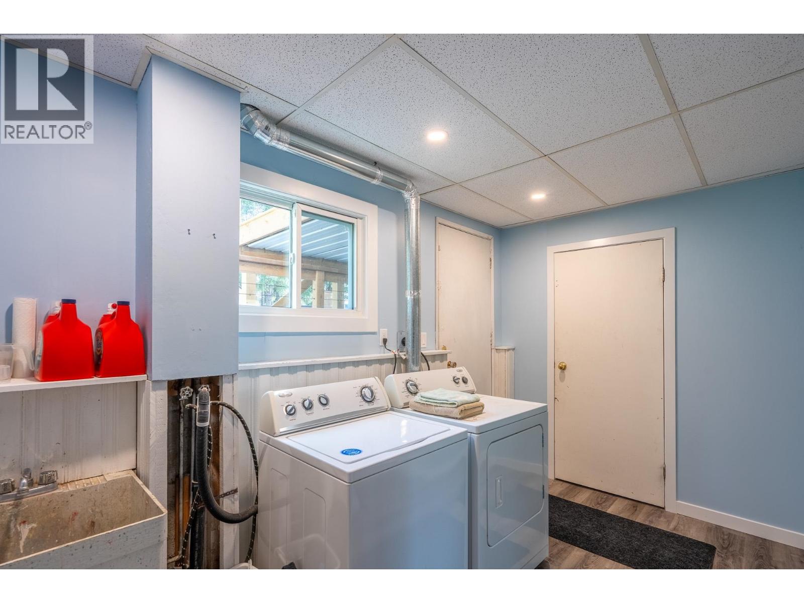 5754 TRENT DRIVE - 31