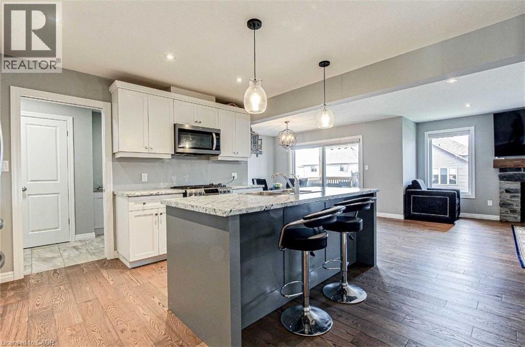 912 DOWNING Drive Unit# UPPER, Woodstock, Ontario, N4T0K4 — Photo 2