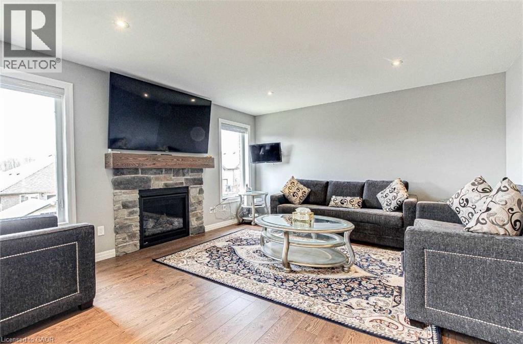 912 DOWNING Drive Unit# UPPER, Woodstock, Ontario, N4T0K4 — Photo 4