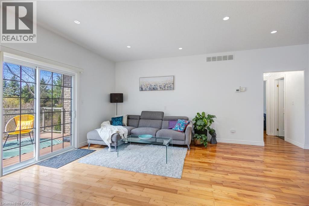 483 PARROTT Place - 7