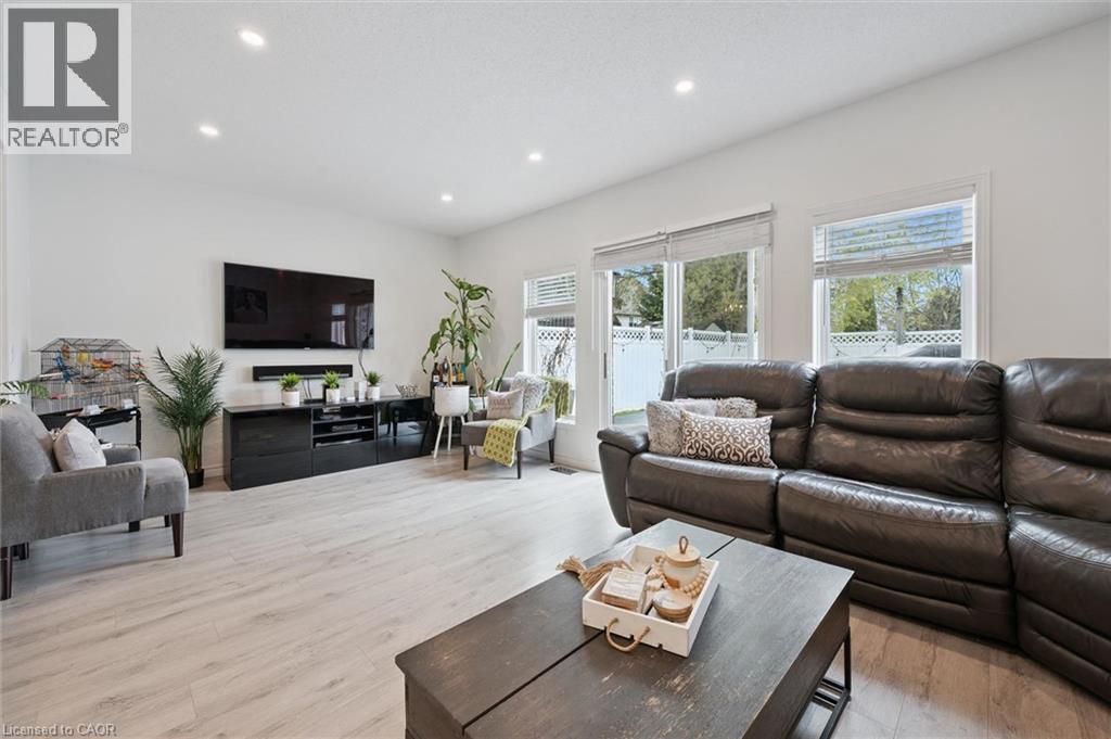 11 PATTON Drive, Cambridge, Ontario, N3C4J6 — Photo 15