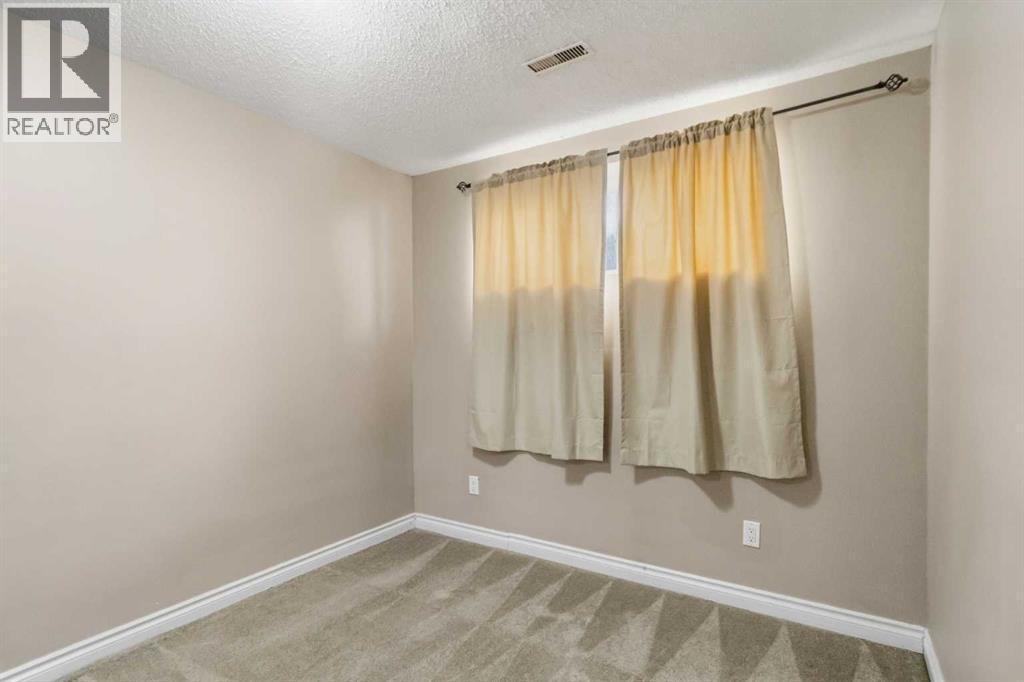 228 Parry Crescent, Fort McMurray