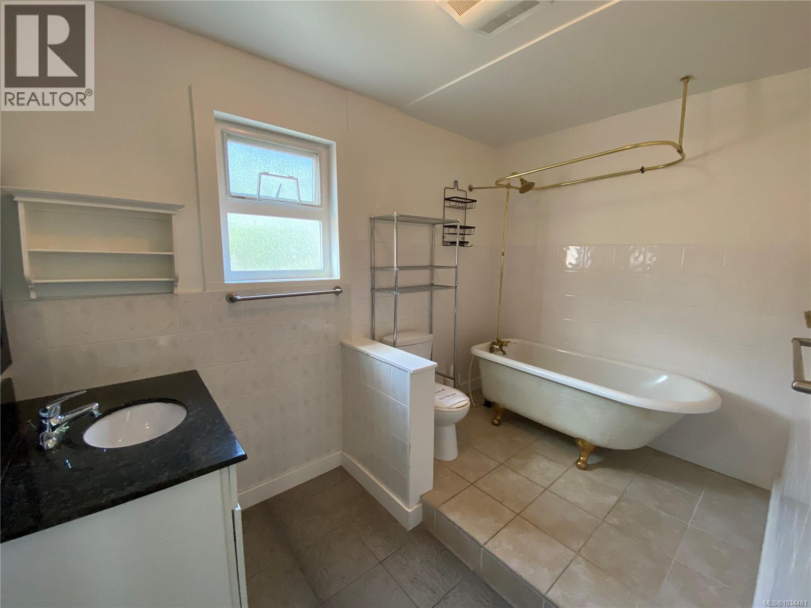 1729 Foul Bay Rd - 10