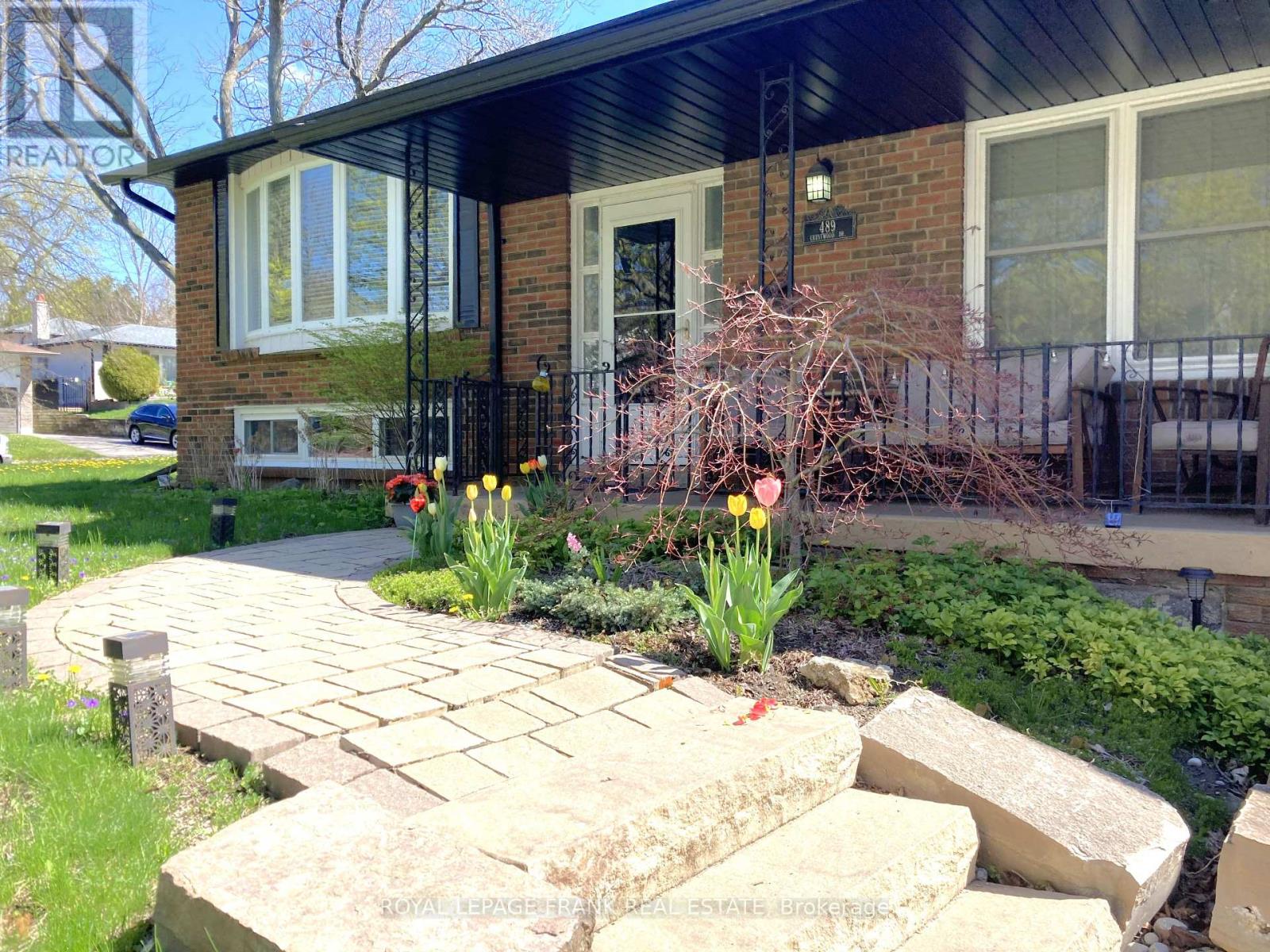 489 CRESTWOOD DRIVE - Image 2