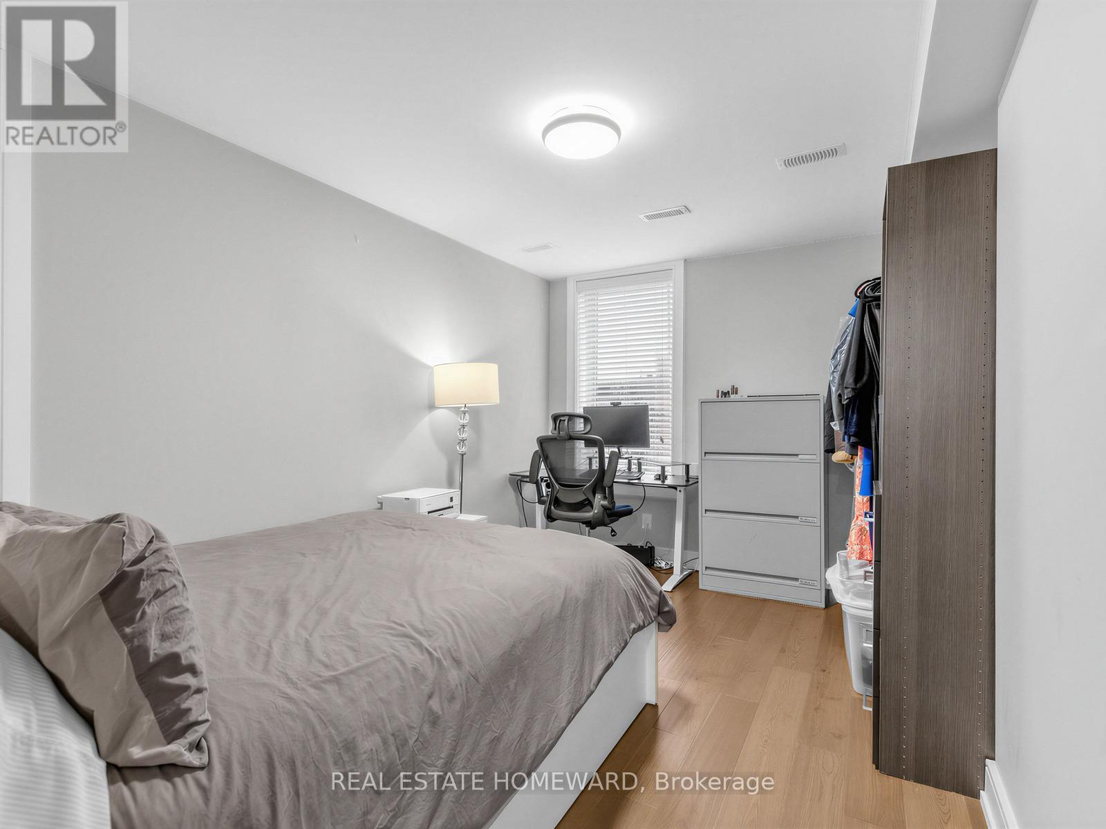 133 COWAN AVENUE - 32