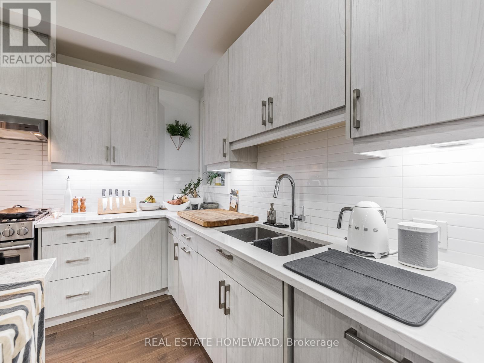 133 COWAN AVENUE - 42