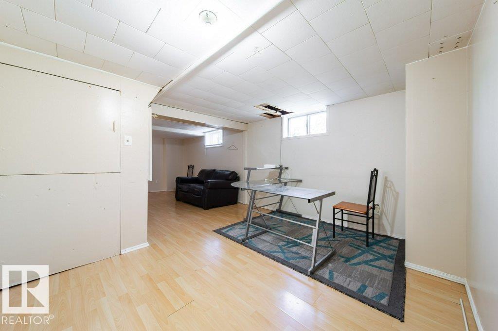 7812 128 AV NW, Edmonton