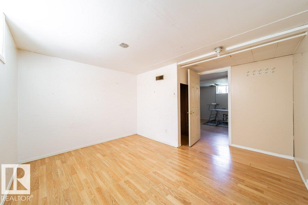 7812 128 AV NW, Edmonton