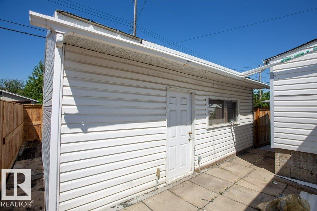 7812 128 AV NW - 25