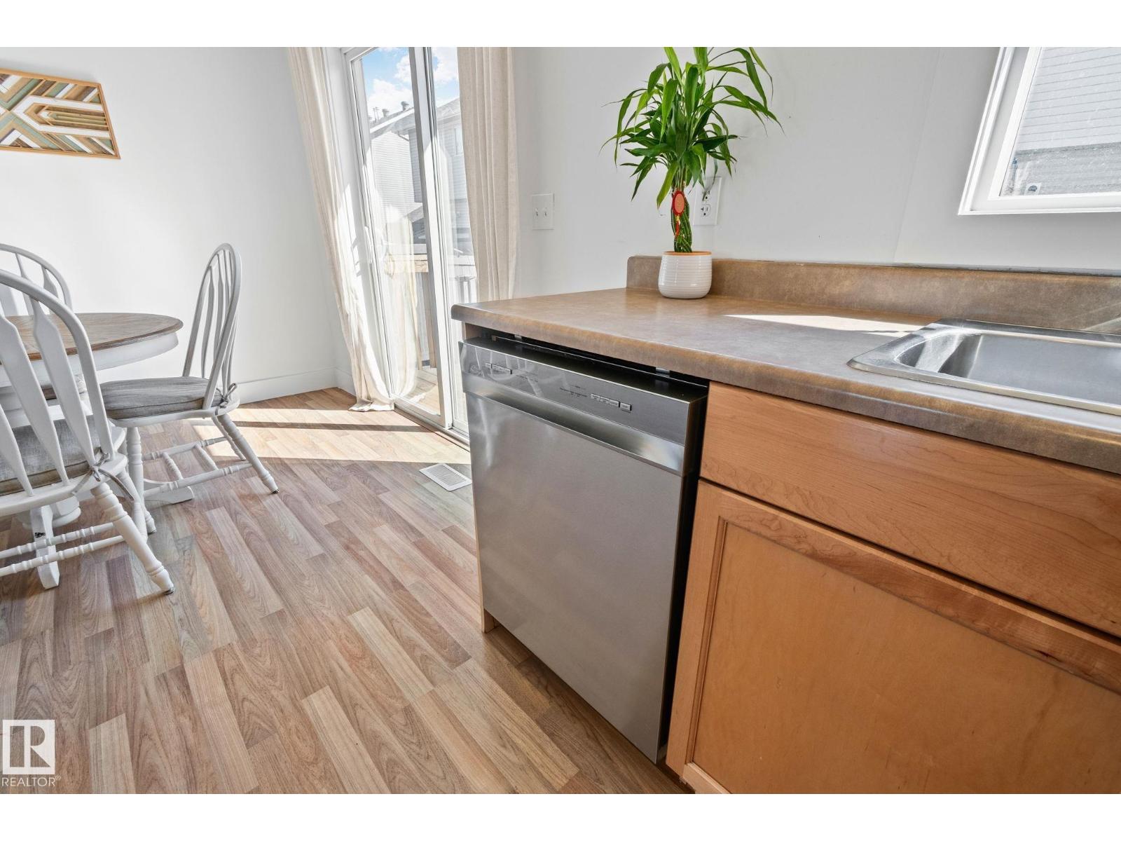 #53 2503 24 ST NW, Edmonton