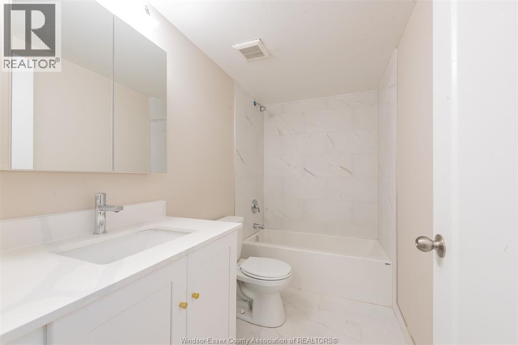 912 HALL AVENUE Unit# B, Windsor, Ontario, N9A2M5 — Photo 11