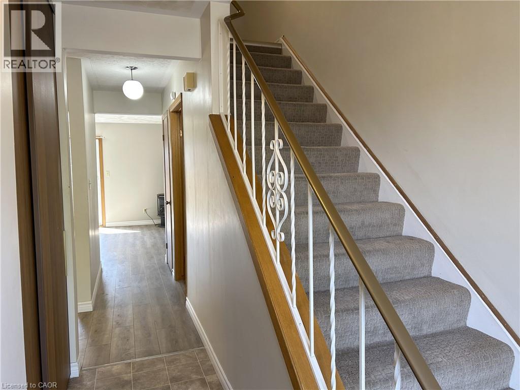 10 MONTCLAIR Crescent, Simcoe, Ontario, N3Y4R9 — Photo 2