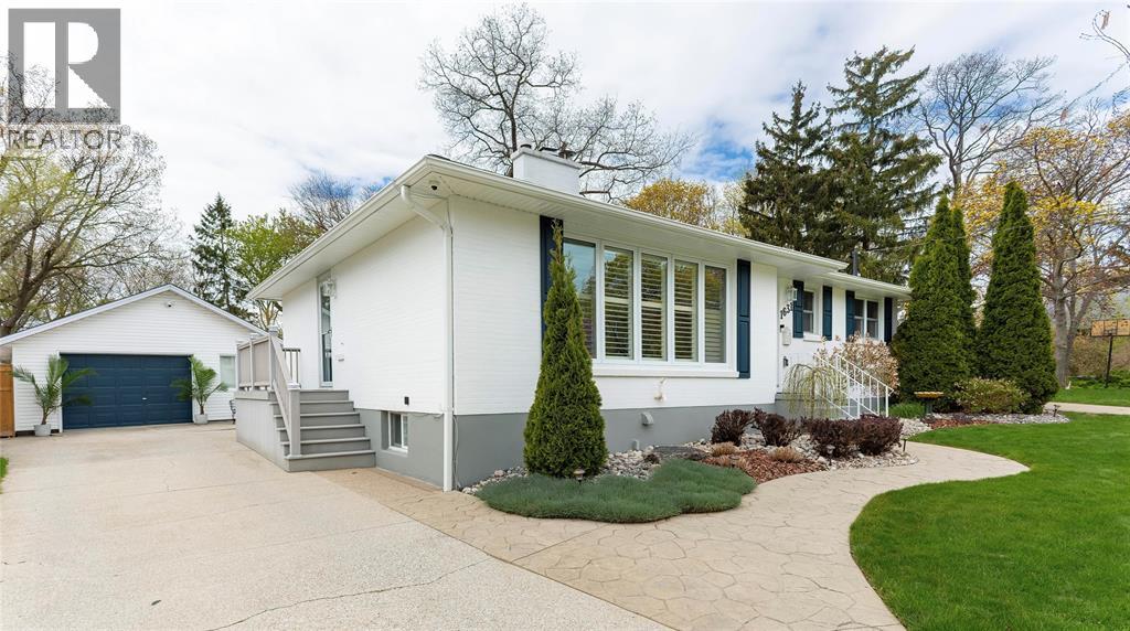 1631 MILLS STREET, Sarnia, Ontario, N7S3P3 — Photo 3