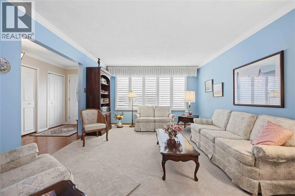 23 DUKINFIELD COURT, Sarnia, Ontario, N7S3Z4 — Photo 4