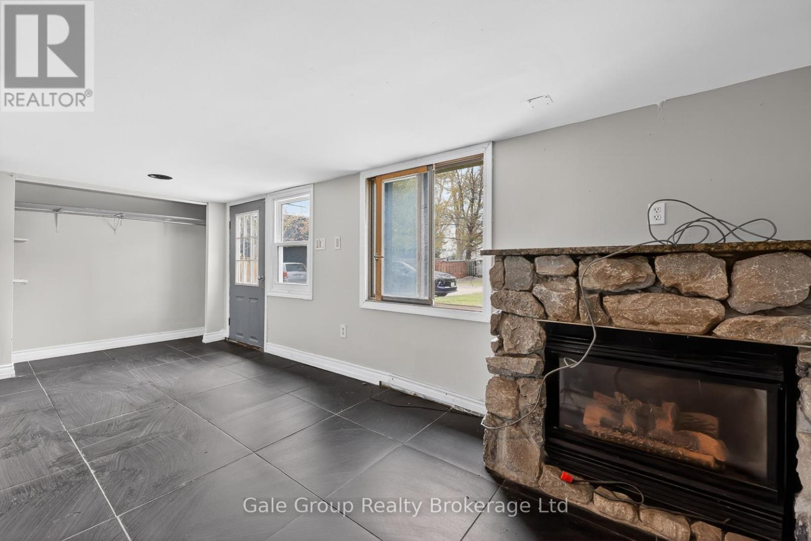 163 THAMES STREET N - 22