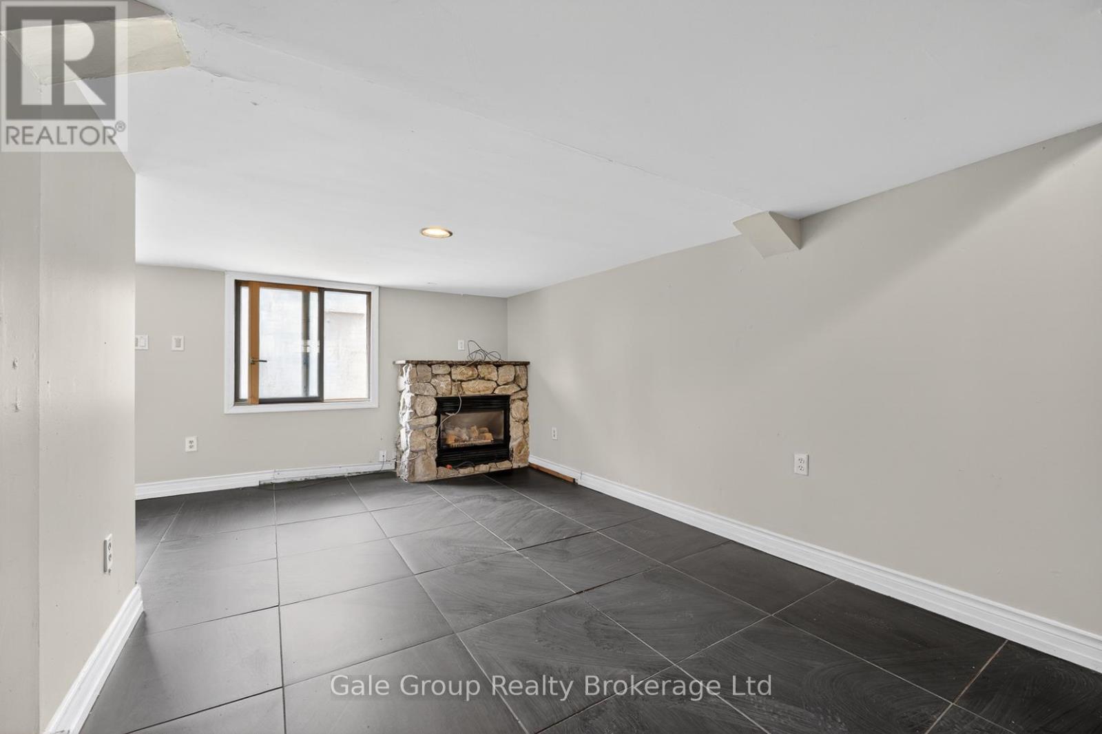 163 THAMES STREET N - 24