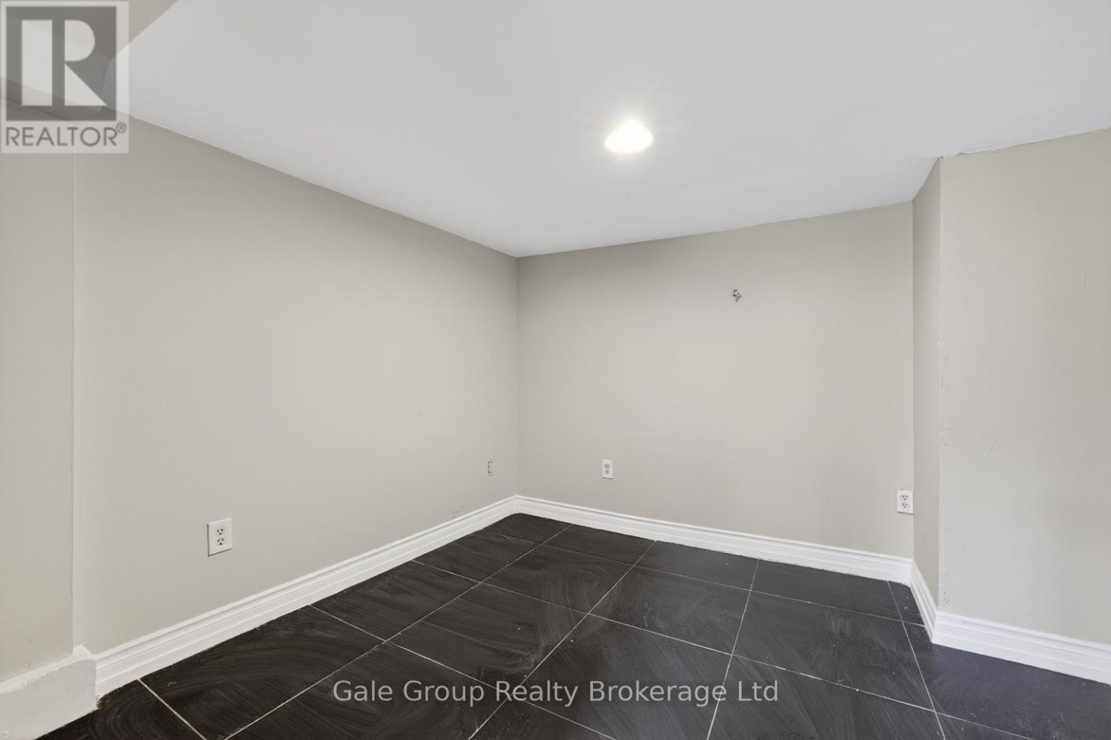 163 THAMES STREET N - 26