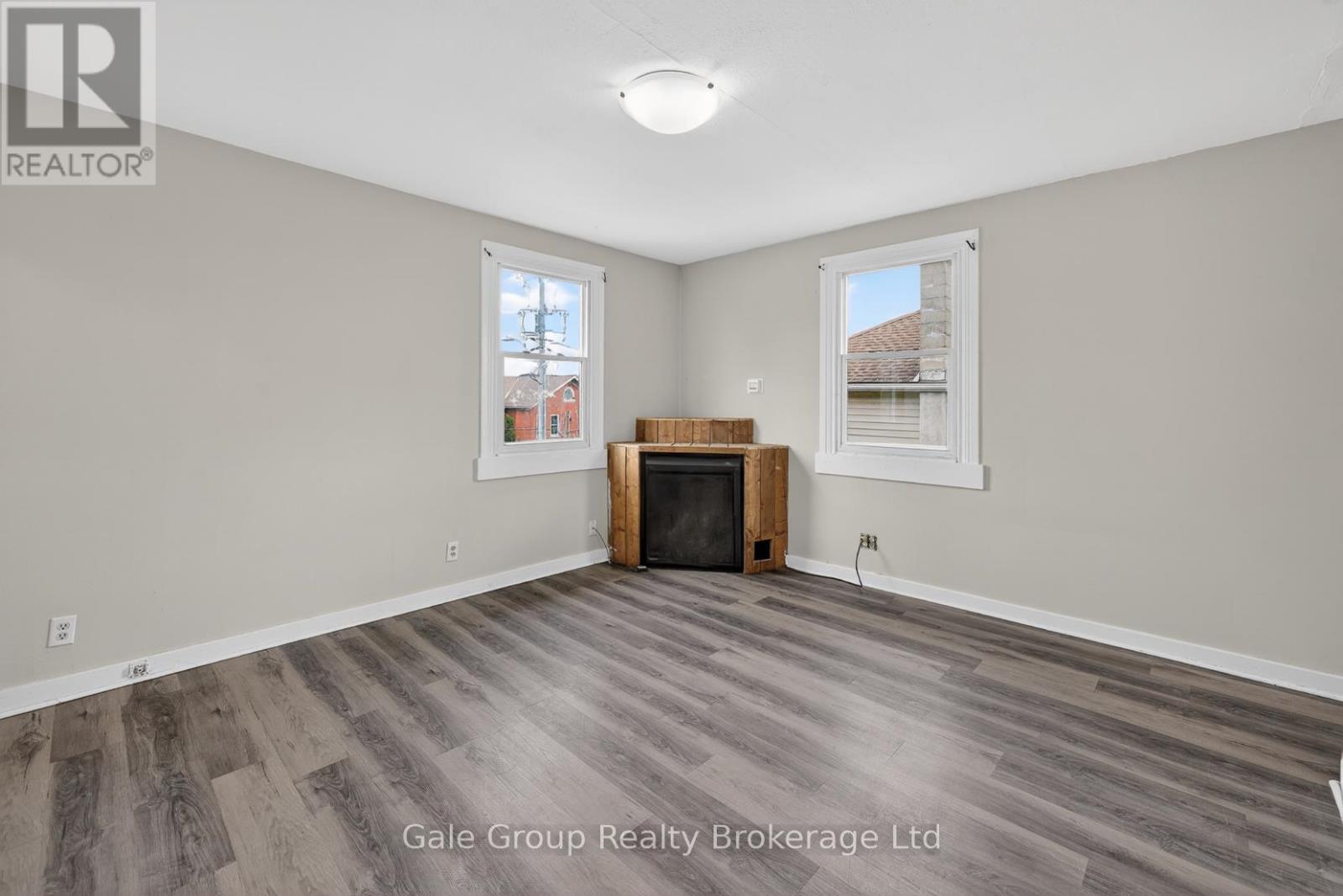163 THAMES STREET N - 40
