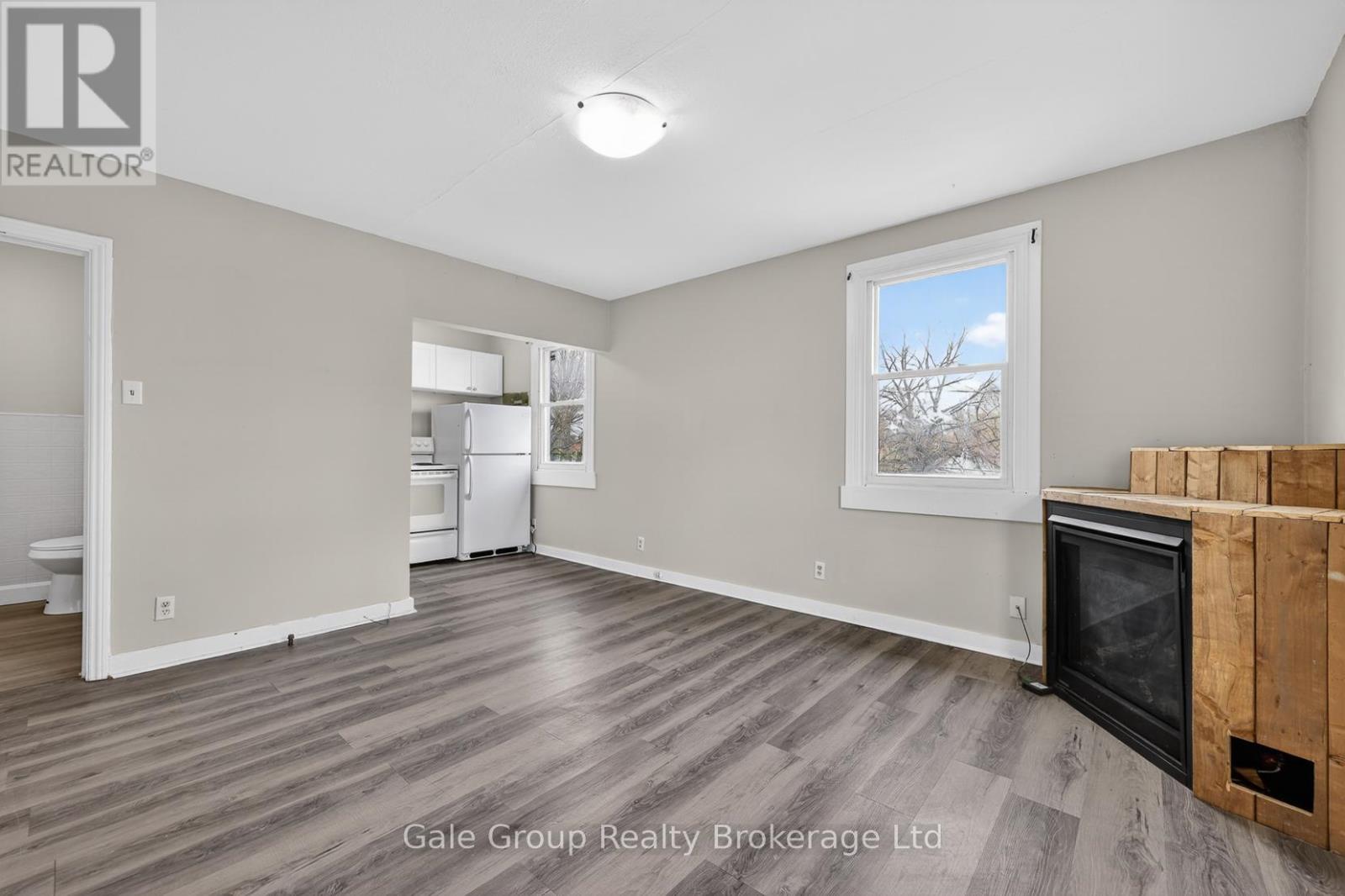 163 THAMES STREET N - 41