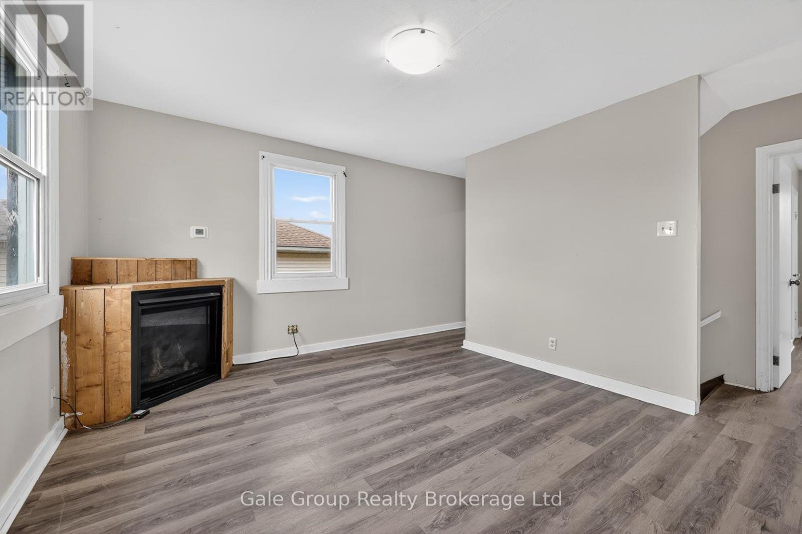 163 THAMES STREET N - 42