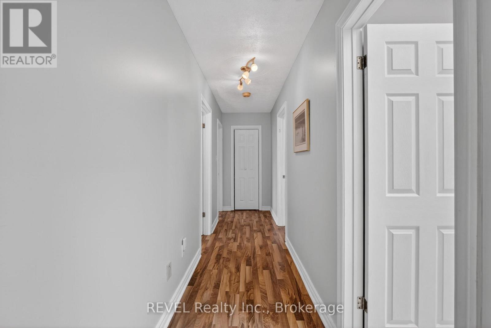 28 VANJO DRIVE - 18