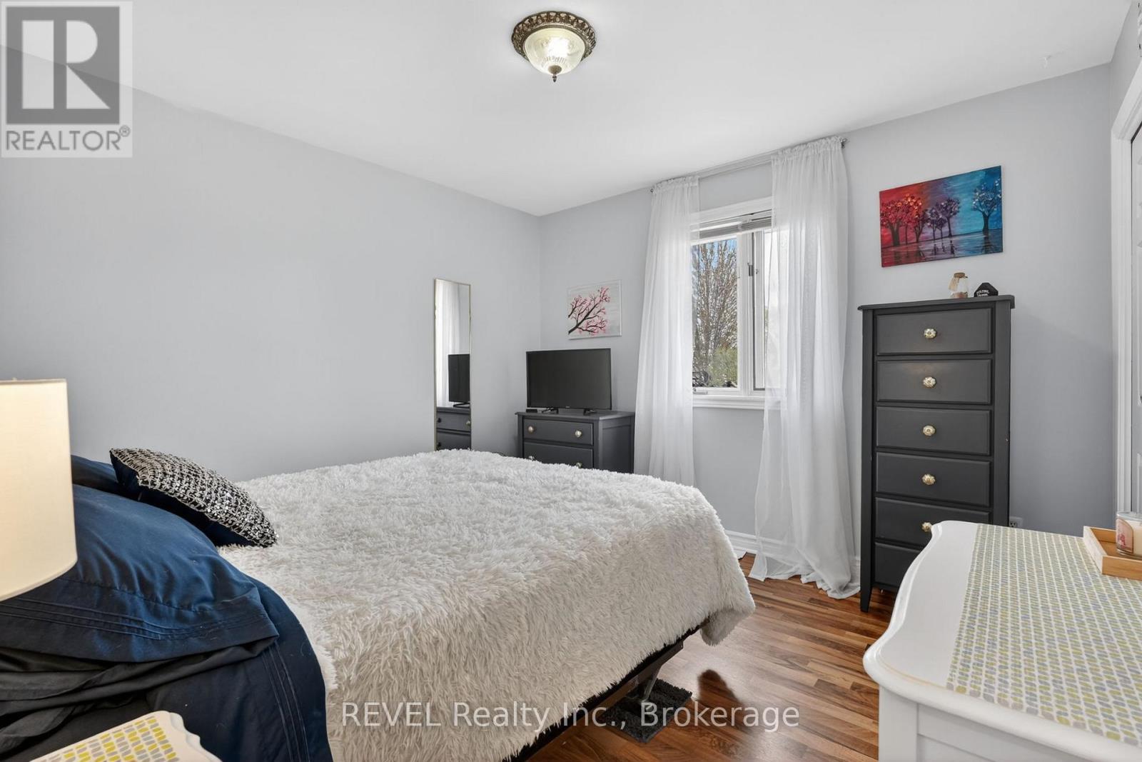 28 VANJO DRIVE - 19