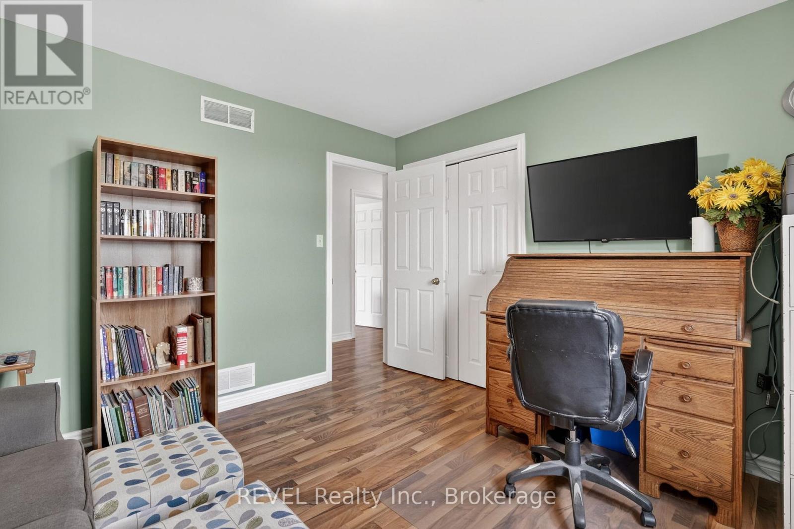 28 VANJO DRIVE - 23