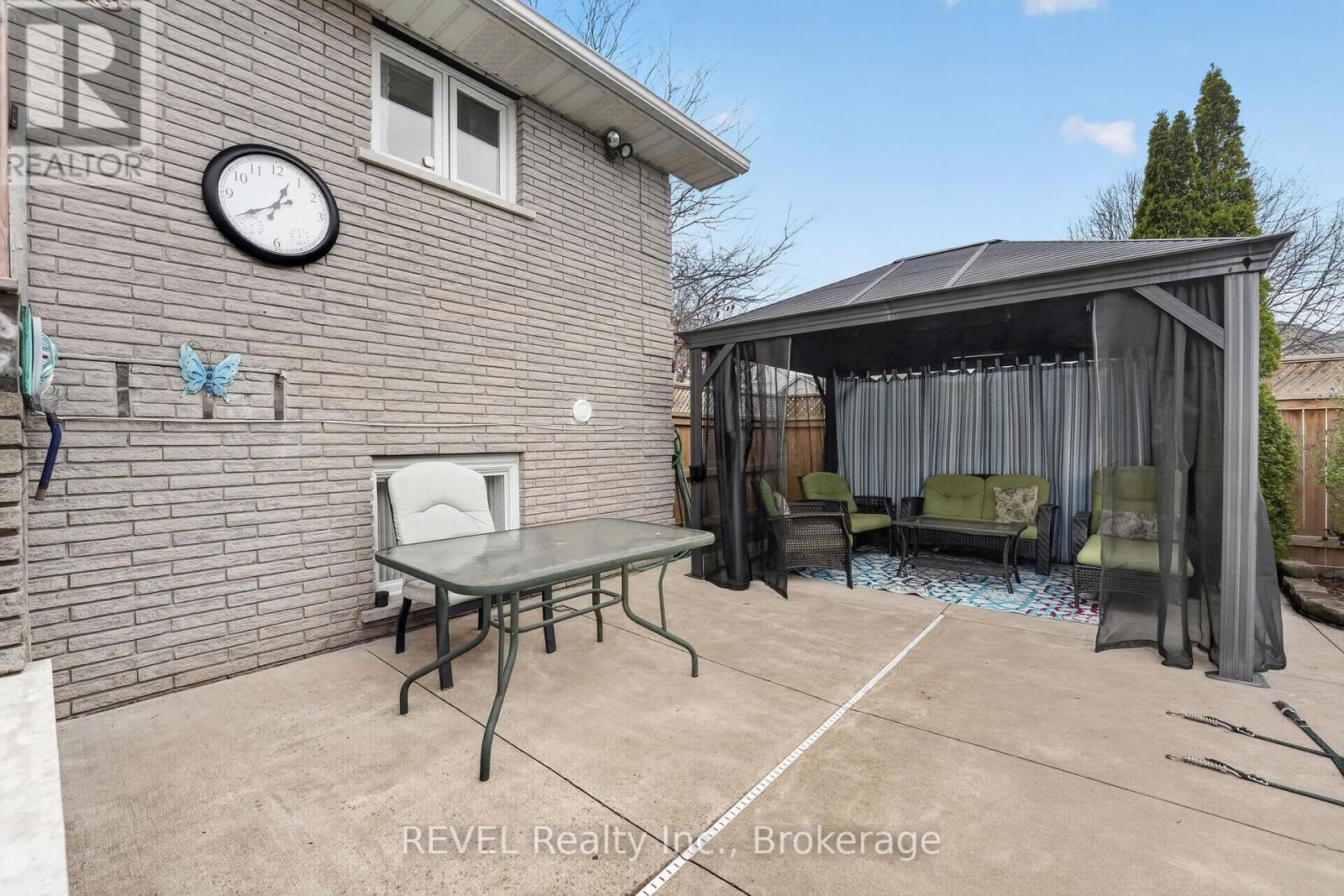 28 VANJO DRIVE - 46