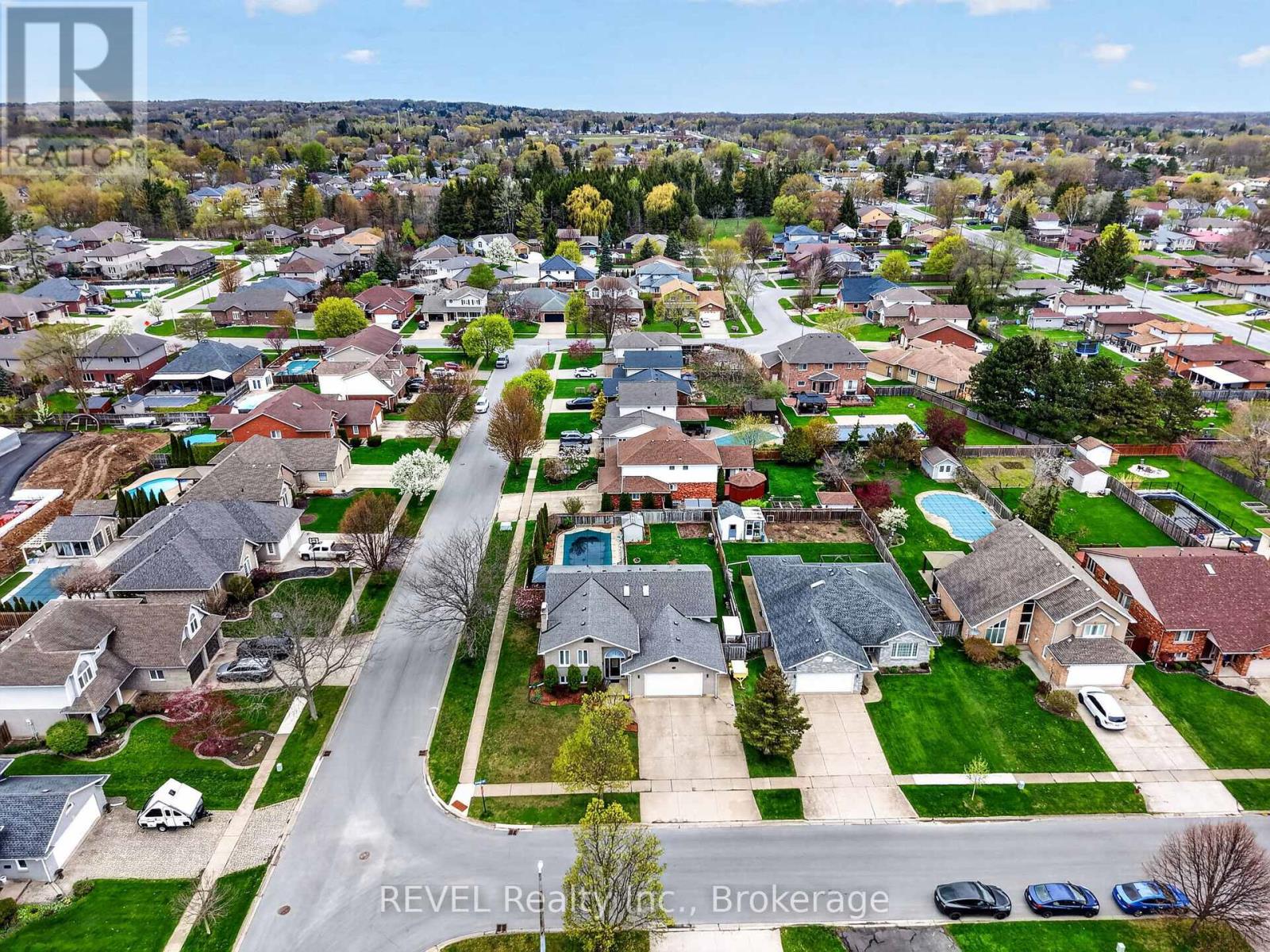 28 VANJO DRIVE - 50