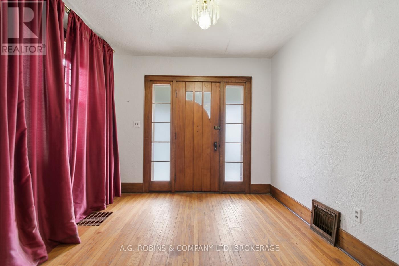 578 SOUTHWORTH STREET S - 5