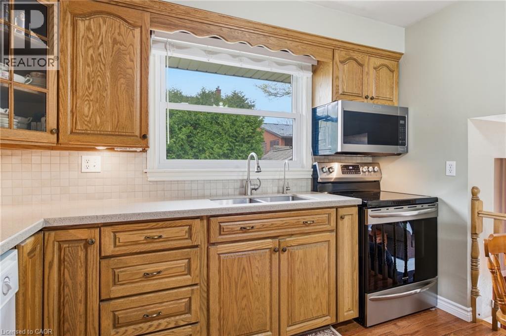 102 RIPLEY Crescent, Kitchener, Ontario, N2N1V4 — Photo 11