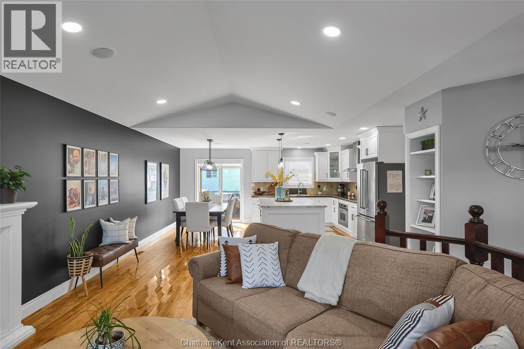 132 Sherwood COURT - 7