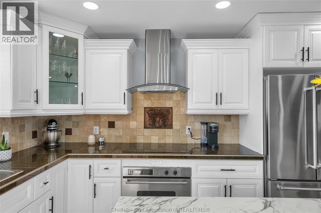 132 Sherwood COURT - 18