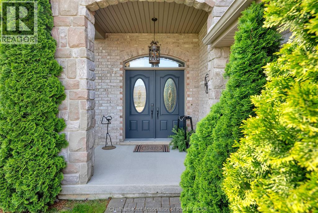 132 Sherwood COURT - 3