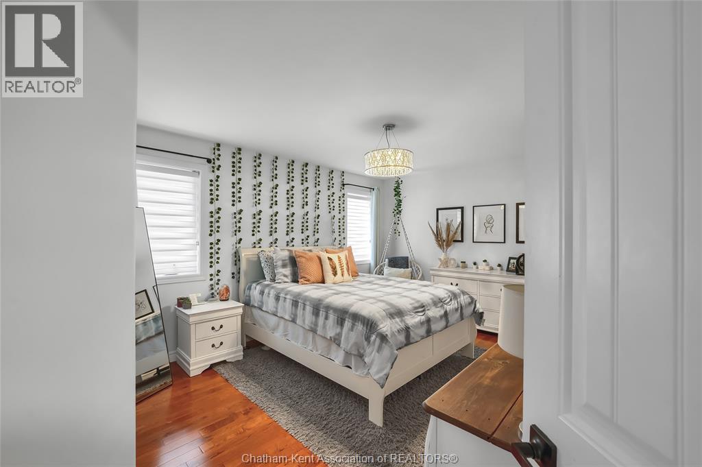 132 Sherwood COURT - 21