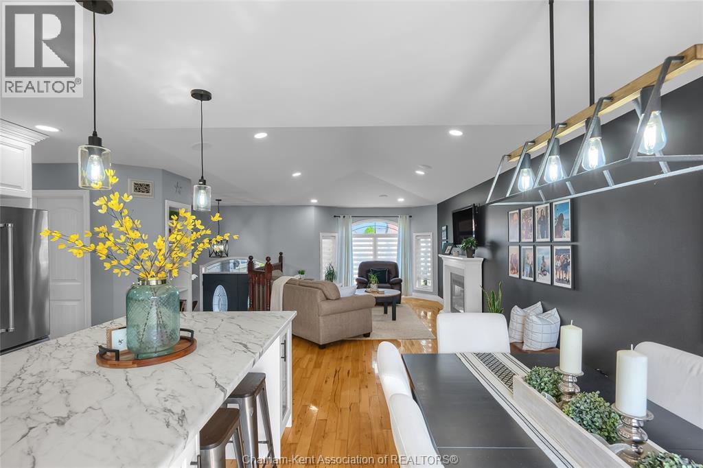 132 Sherwood COURT - 19