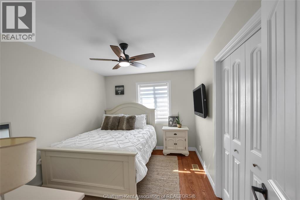 132 Sherwood COURT - 26