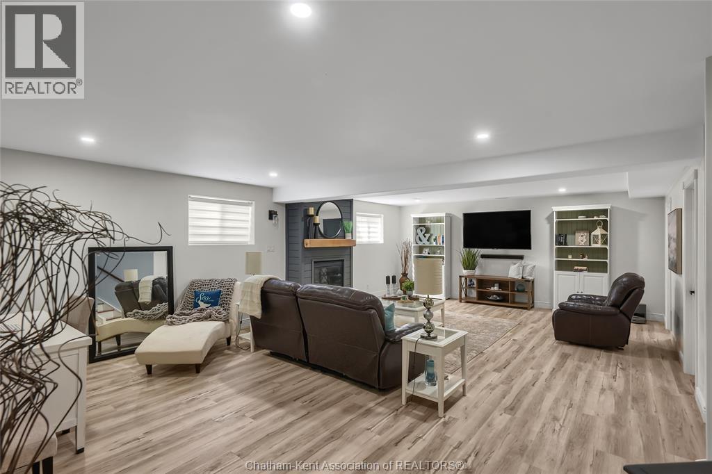 132 Sherwood COURT - 32