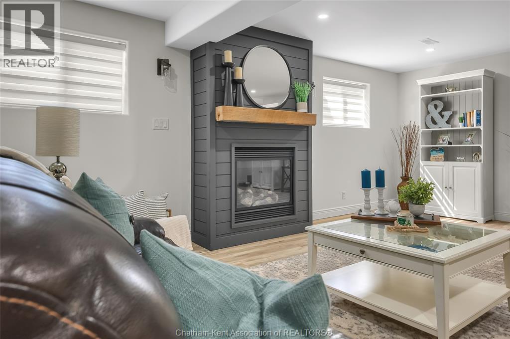 132 Sherwood COURT - 29