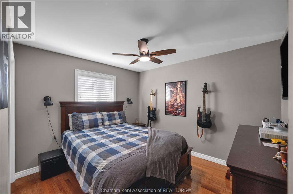 132 Sherwood COURT - 27