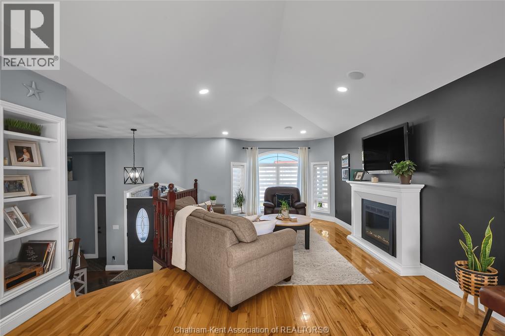 132 Sherwood COURT - 10
