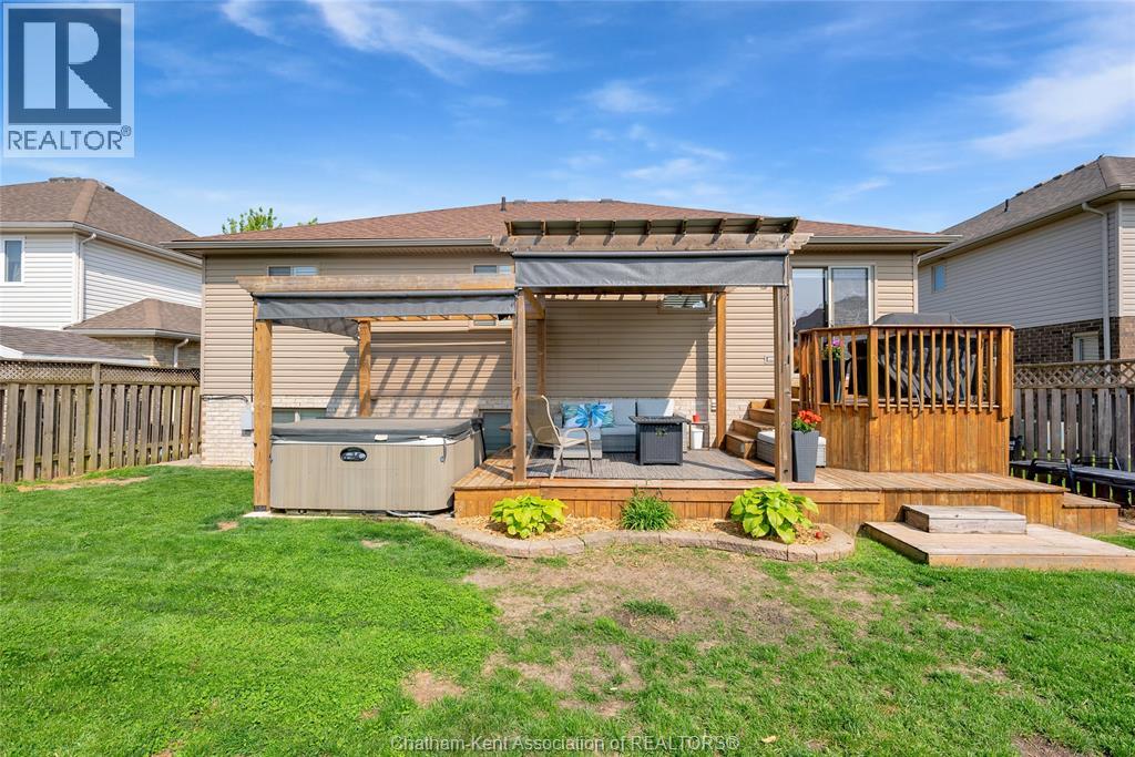 132 Sherwood COURT - 44