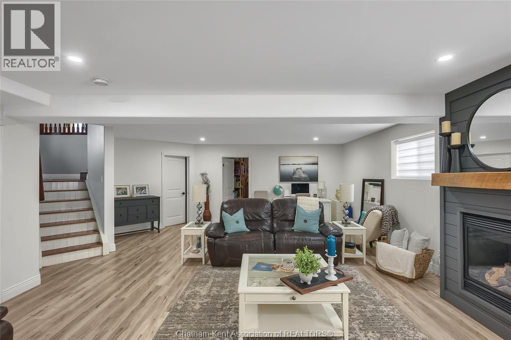 132 Sherwood COURT - 30