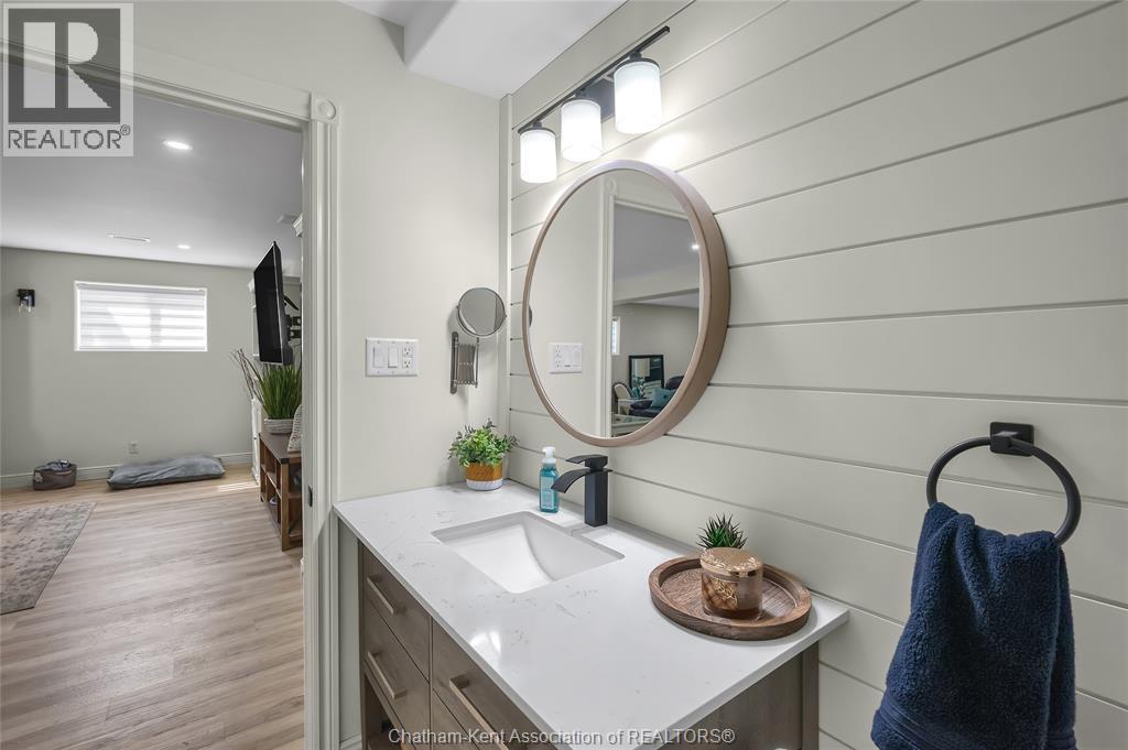 132 Sherwood COURT - 37