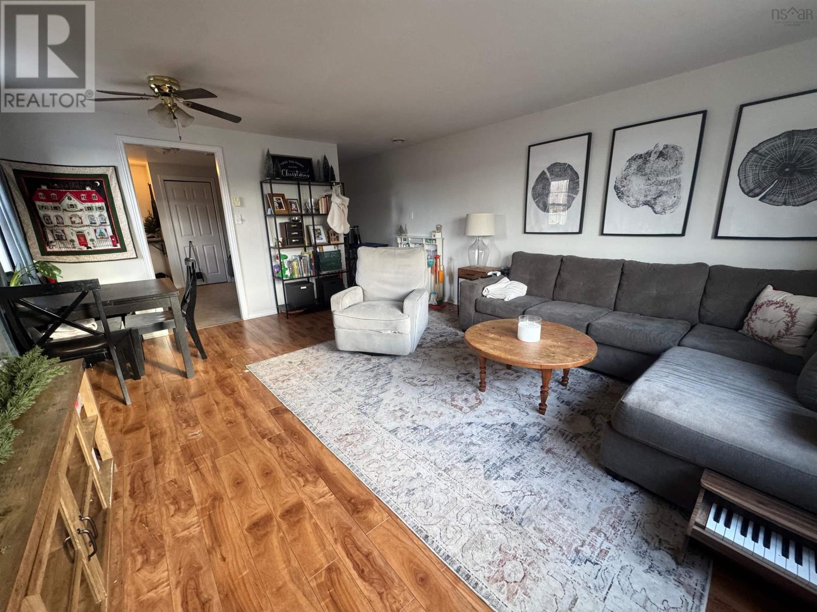 Property 20 of 23 of 306 Granville Street