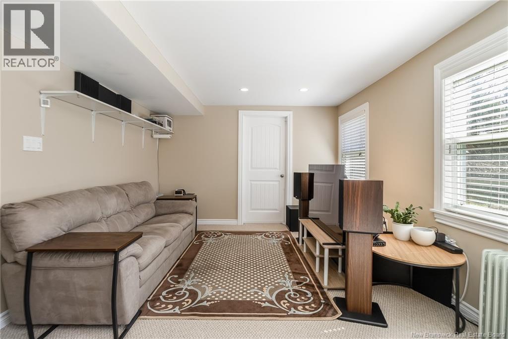 10 Johnson Avenue - 40