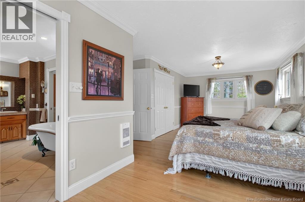105 Montclair - 13
