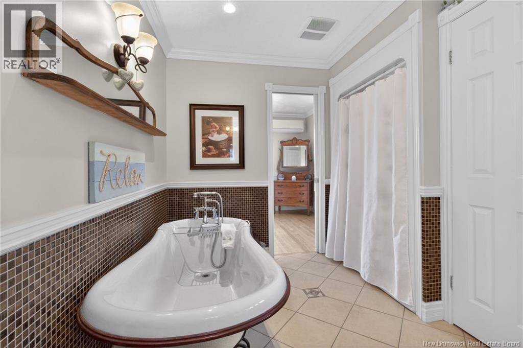 105 Montclair - 33